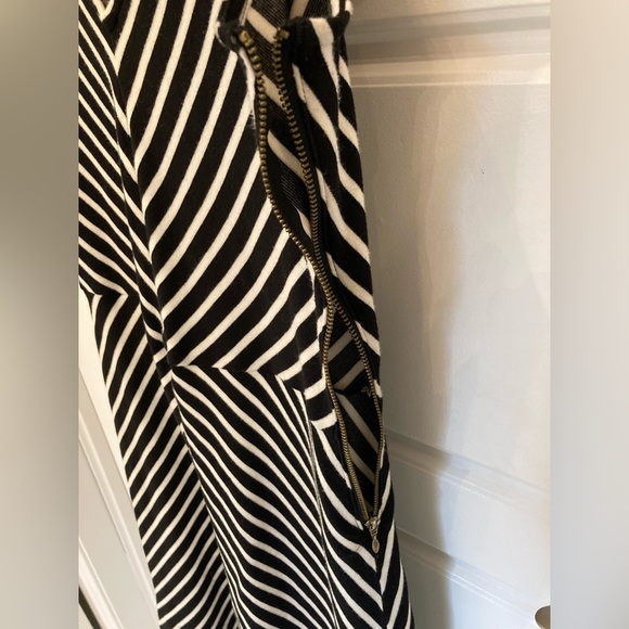 Women’s dress - Picture 4 of 4